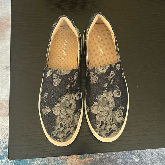 J Slides NYC Women's 8.5 Slip On Denim Casual floral print denim. - Picture 2 of 13